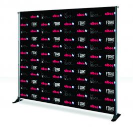 Backdrop  (Com Emenda ao exceder 180cm em um dos lados) Lona 440g  4x0  Bainha + ilhós em toda volta 